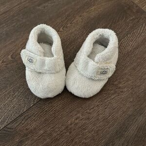Size 2-3 baby Ugg slippers